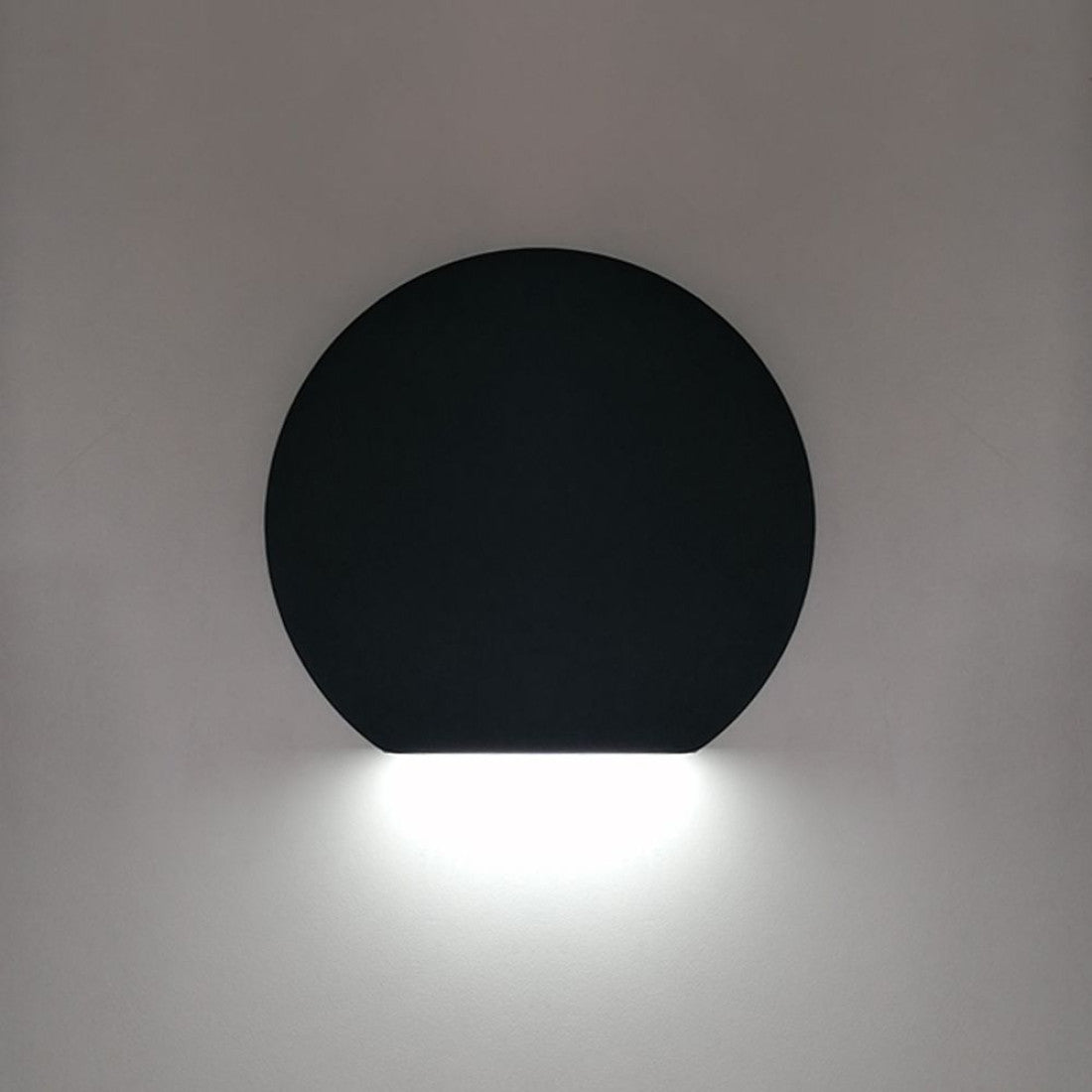 Aplica LED Perete Semicerc fi135, 7W, 6000K, lumina rece, cu protectie IP65