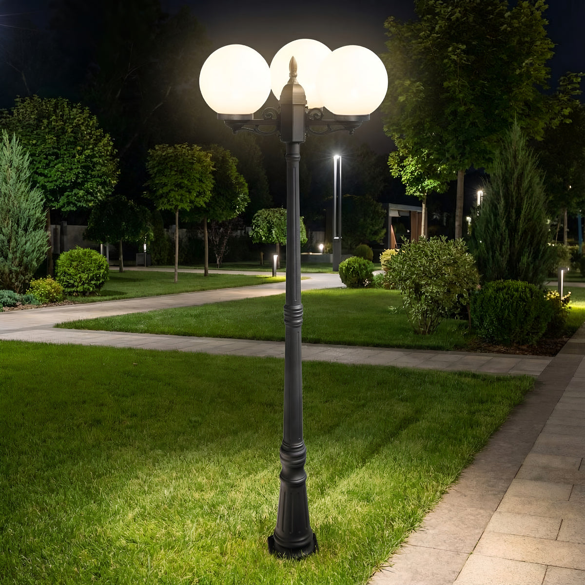 STALP ILUMINAT EXTERIOR GLOB NEGRU CU 3 BRATE 230V/40W/3*E27/IP44